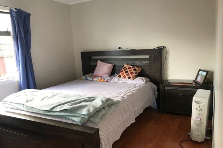 Photo of property in 2/47 Larnoch Road, Henderson, Auckland, 0610