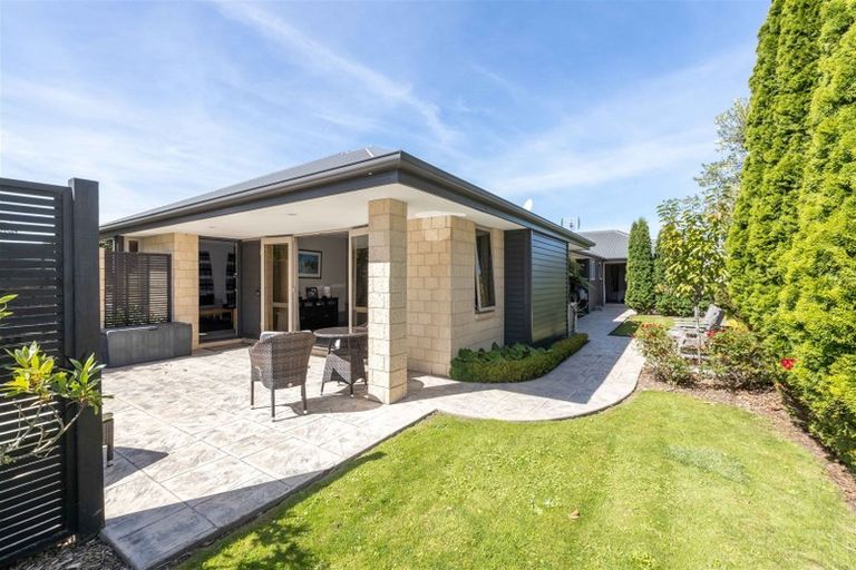 Photo of property in 12 Marguerite Place, Aidanfield, Christchurch, 8025