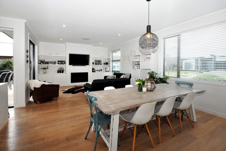 Photo of property in 8 Bellamont Street, Kumeu, 0810