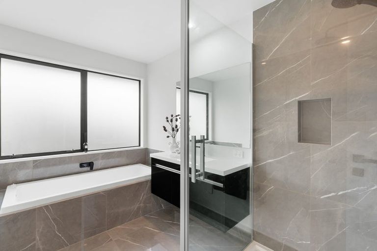 Photo of property in 28 Pistacia Place, Hornby, Christchurch, 8025