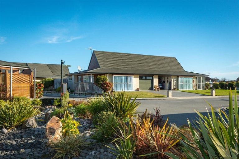 Photo of property in Rivertown Villas, 150 Williams Street, Kaiapoi, 7630