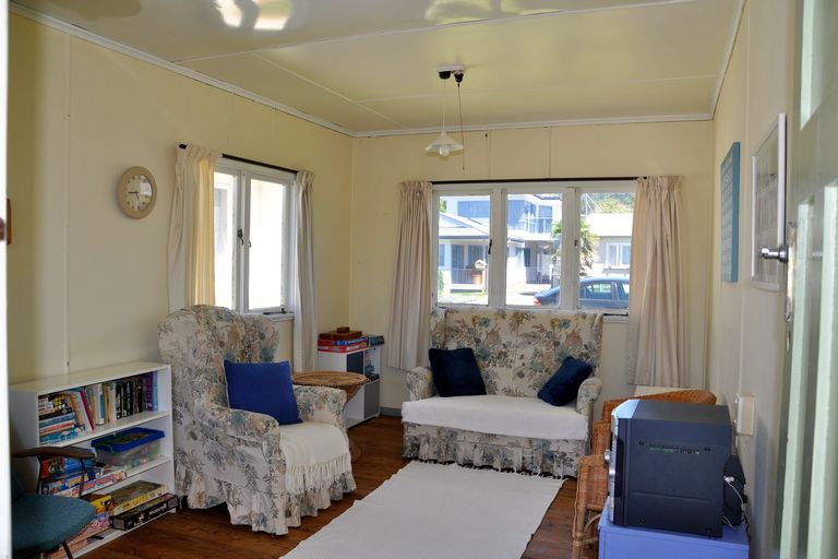 Photo of property in 12 Marine Avenue, Waihi Beach, 3611
