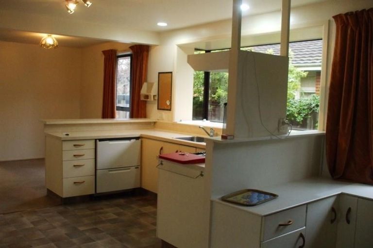 Photo of property in 4 Haynes Avenue, Upper Riccarton, Christchurch, 8041