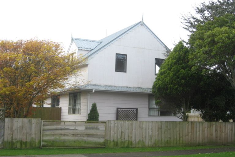 Photo of property in 8 Hamua Place, Waitara, 4320