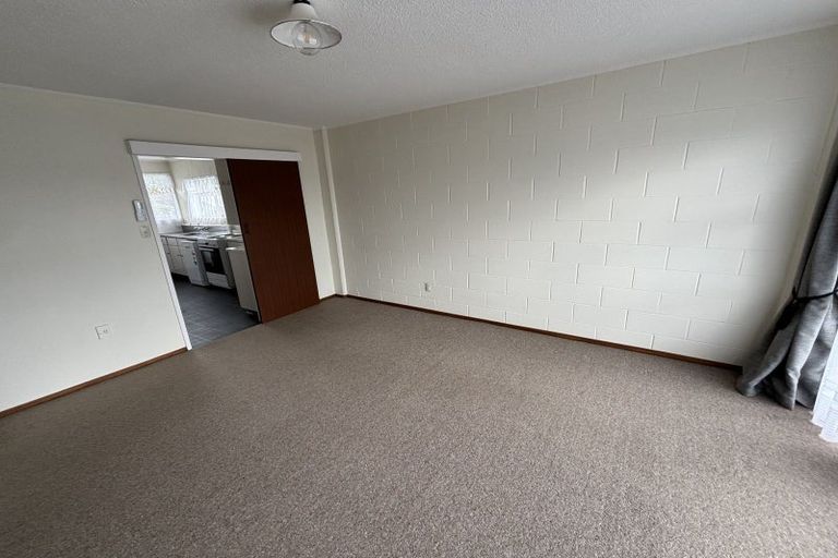 Photo of property in 6 Tiraumea Street, Palmerston North, 4410