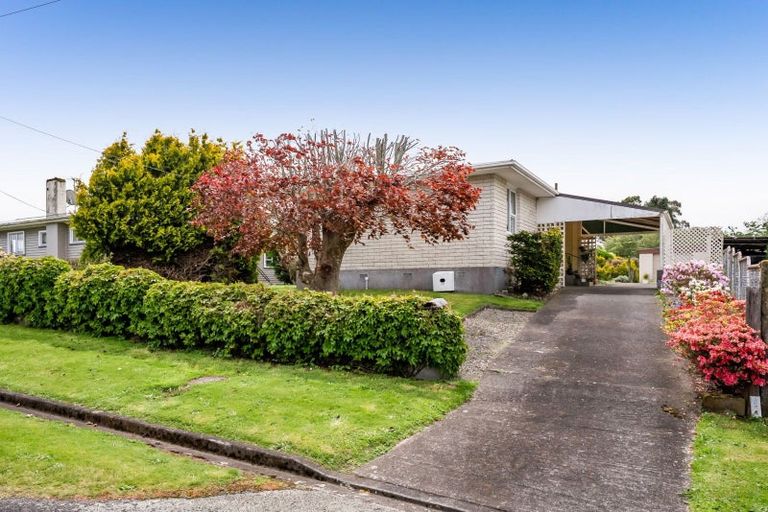 Photo of property in 6 Graham Street, Eltham, 4322