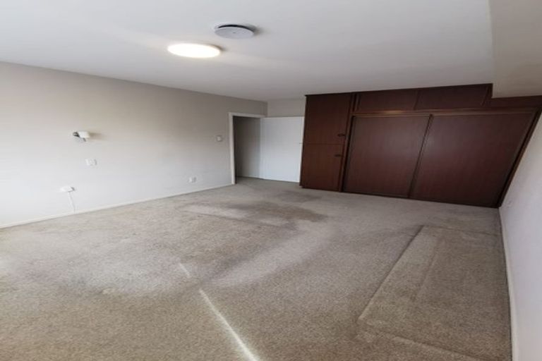 Photo of property in 2/11 Manor Place, Bryndwr, Christchurch, 8053