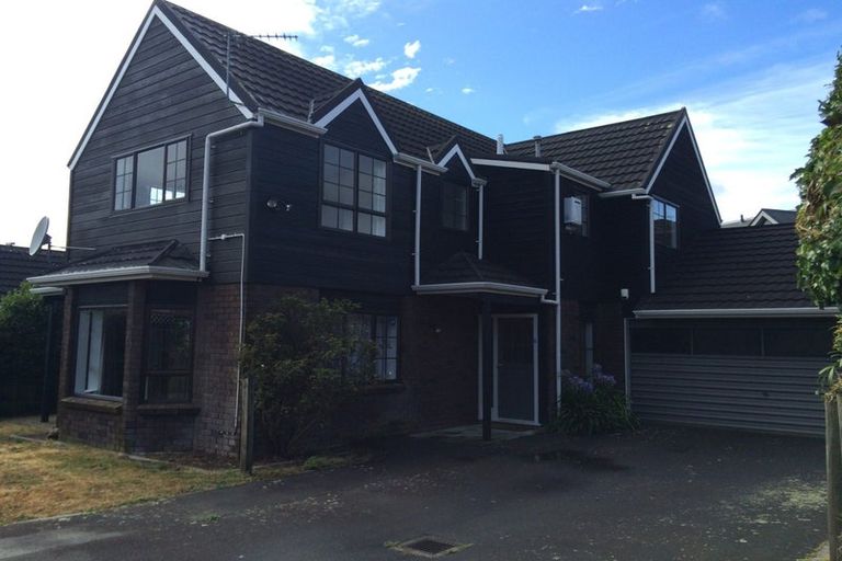 Photo of property in 6 Ellwood Place, Churton Park, Wellington, 6037