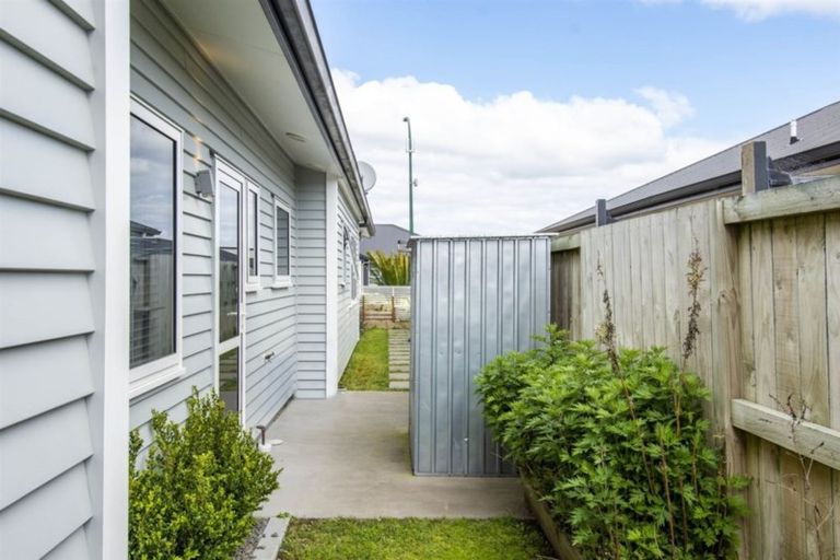 Photo of property in 68 Golden Sands Drive, Papamoa Beach, Papamoa, 3118