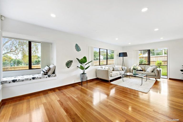 Photo of property in 2/209 Pakuranga Road, Pakuranga, Auckland, 2010