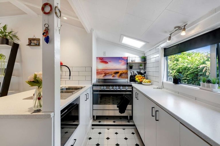 Photo of property in 47 Kings Avenue, Waikuku Beach, 7402