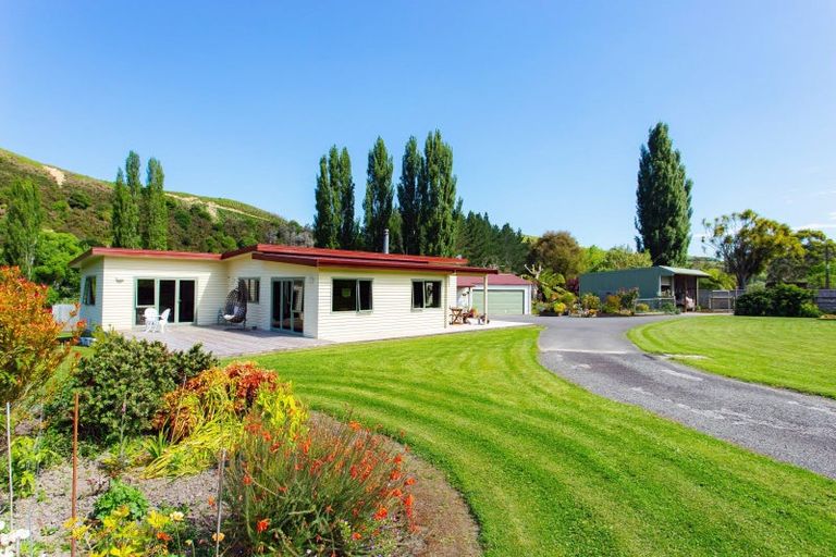 Photo of property in 1036 State Highway 4, Parikino, Wanganui, 4573