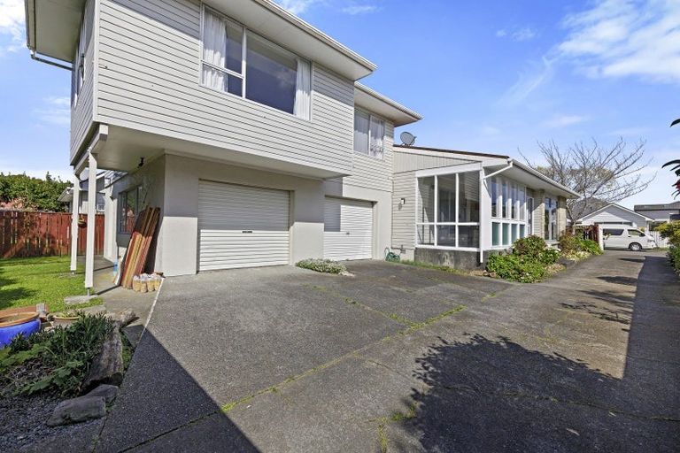 Photo of property in 27 Saint Columbans Grove, Boulcott, Lower Hutt, 5010