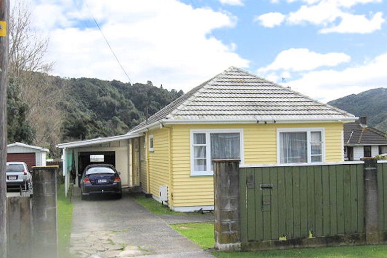Photo of property in 4 Ngaio Street, Wainuiomata, Lower Hutt, 5014