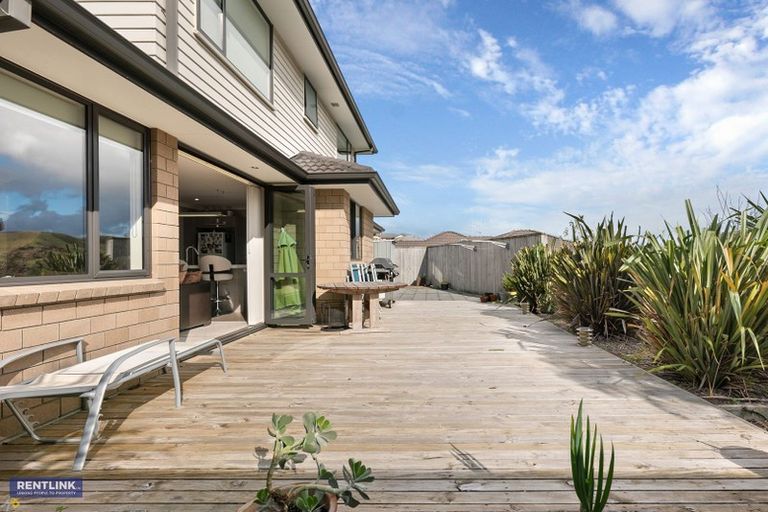 Photo of property in 16 Hillford Place, Welcome Bay, Tauranga, 3175