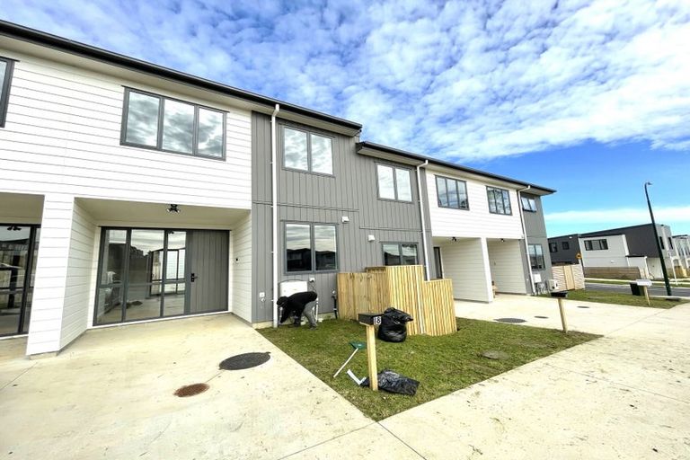 Photo of property in 18 Karoro Road, Flat Bush, Auckland, 2019