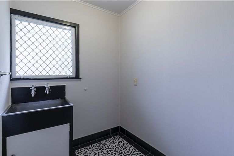 Photo of property in 265 Titirangi Road, Titirangi, Auckland, 0604