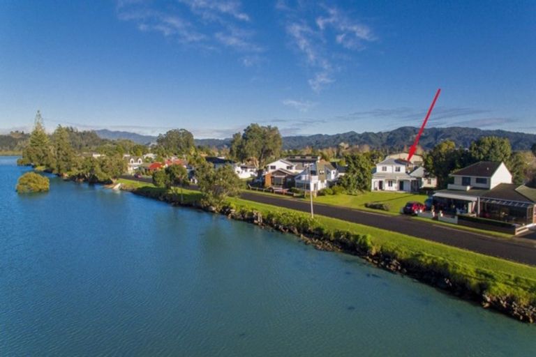 Photo of property in 16 Hamilton Crescent, Whitianga, 3510