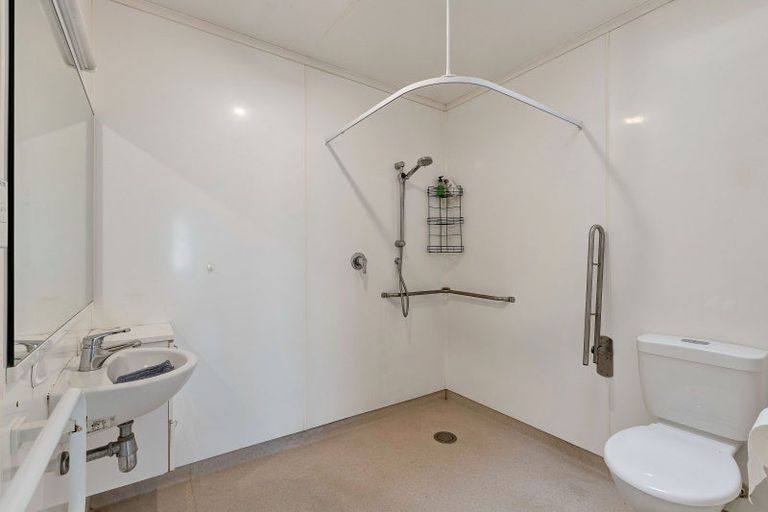 Photo of property in 21 Clemow Road, Fitzroy, New Plymouth, 4312