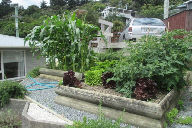 Photo of property in 30 Manor Drive, Stokes Valley, Lower Hutt, 5019