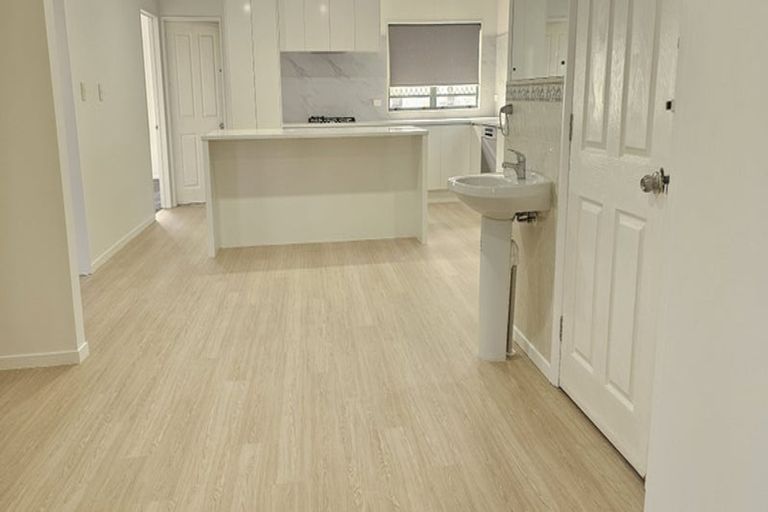 Photo of property in 51 Swaffield Road, Papatoetoe, Auckland, 2025