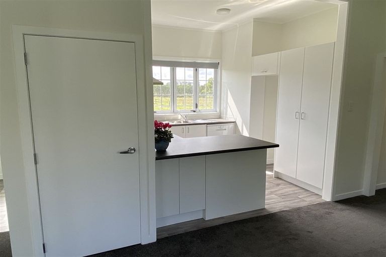 Photo of property in 554 Waitakere Road, Taupaki, Henderson, 0782