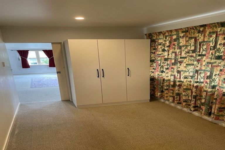 Photo of property in 18 Triangle Road, Massey, Auckland, 0614