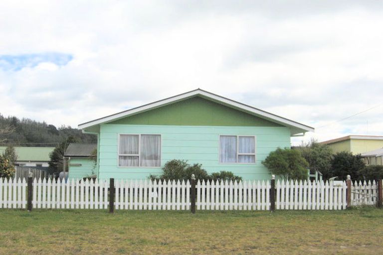 Photo of property in 108 Tamaki Road, Whangamata, 3620