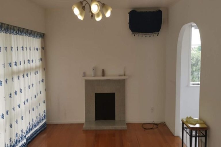 Photo of property in 56 Rua Road, Glen Eden, Auckland, 0602