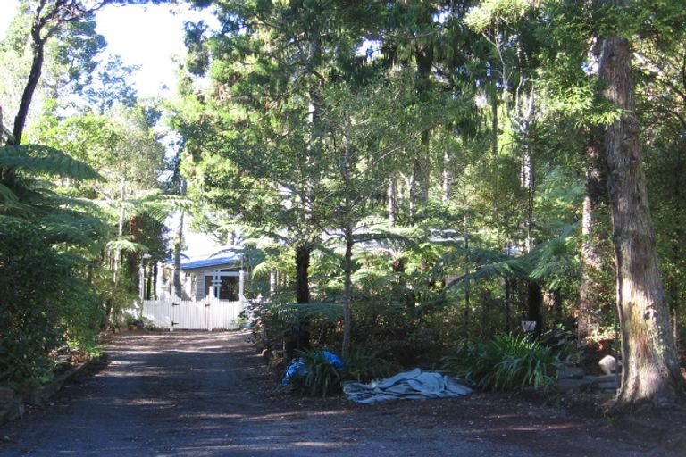 Photo of property in 23 Tawini Road, Titirangi, Auckland, 0604