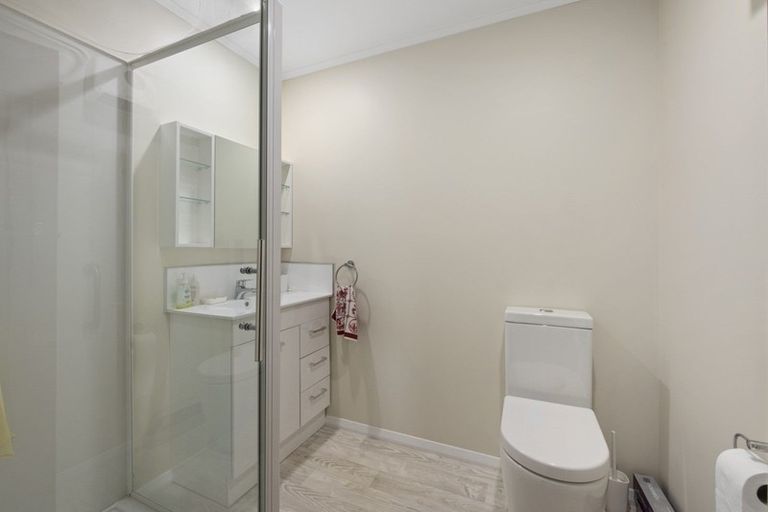 Photo of property in 2 Stream Grove, Heretaunga, Upper Hutt, 5018