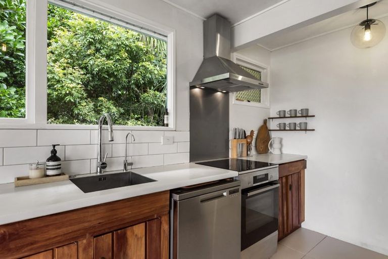 Photo of property in 2/35a Rangatira Road, Beach Haven, Auckland, 0626