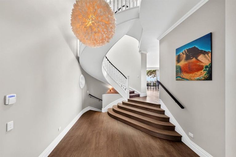 Photo of property in 27 Muritai Road, Milford, Auckland, 0620