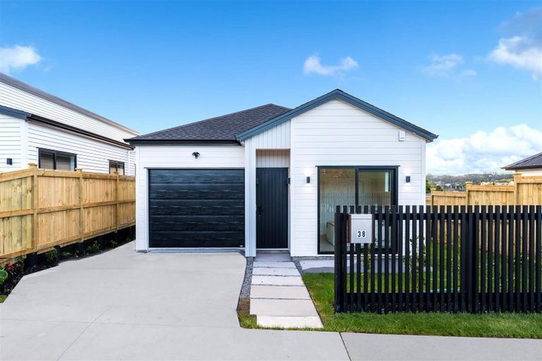 Photo of property in 38 Whakairo Crescent, Gulf Harbour, Whangaparaoa, 0930