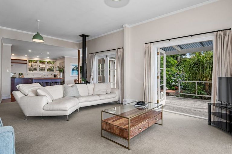 Photo of property in 122 Beach Road, Onerahi, Whangarei, 0110