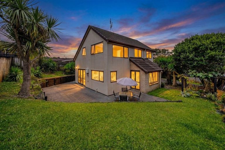 Photo of property in 31d Chieftain Rise, Goodwood Heights, Auckland, 2105
