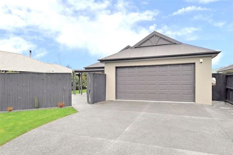 Photo of property in 33 William Dawson Crescent, Wigram, Christchurch, 8025