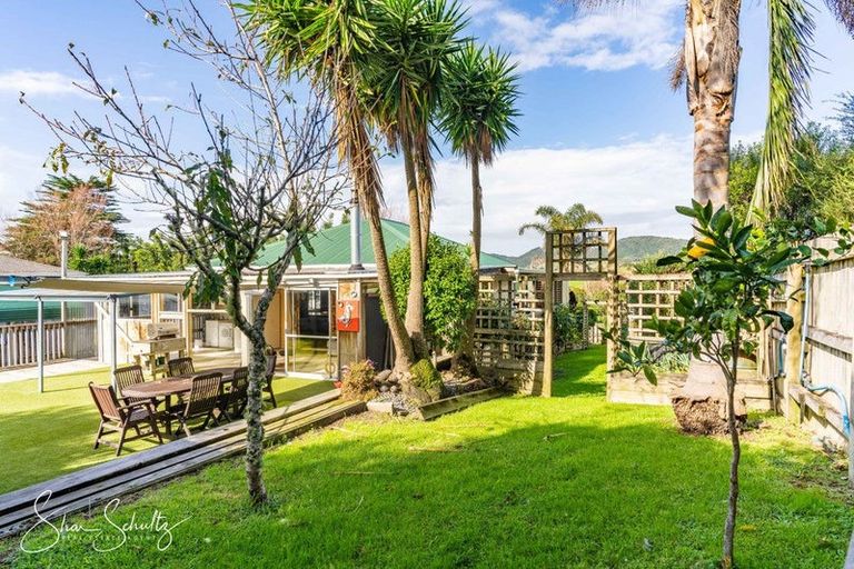 Photo of property in 8 Montaine Place, Maungaturoto, 0520