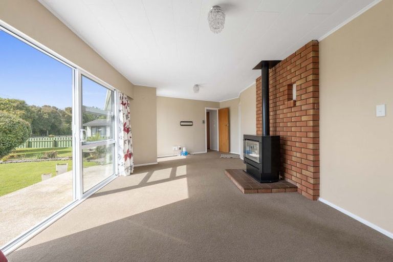Photo of property in 21 Castle Street, Eltham, 4322