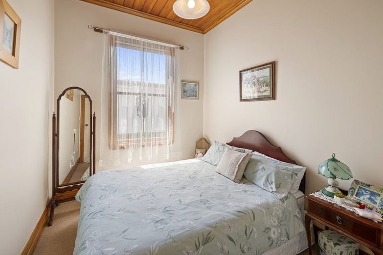 Photo of property in 6 Shortland Street, Lower Vogeltown, New Plymouth, 4310