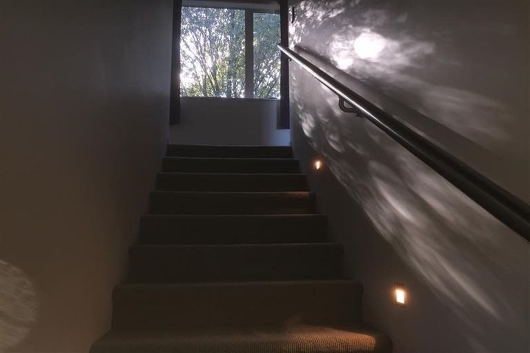 Photo of property in 16 Mckinley Road, Sunnyvale, Auckland, 0612