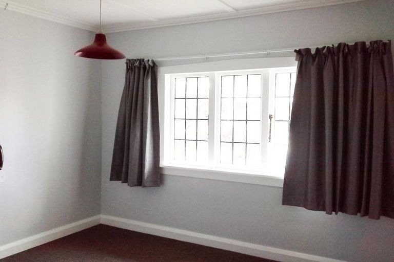 Photo of property in 3 Shortland Street, Lower Vogeltown, New Plymouth, 4310