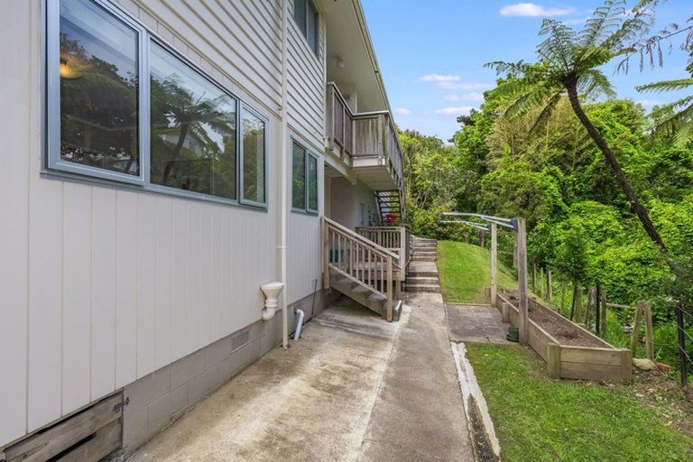 Photo of property in 1/56 Collins Avenue, Tawa, Wellington, 5028