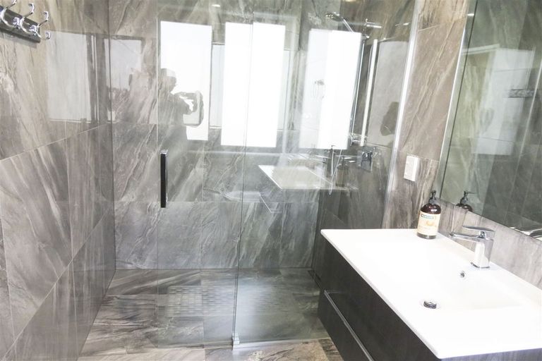 Photo of property in 71 Hokonui Drive, Gore, 9710