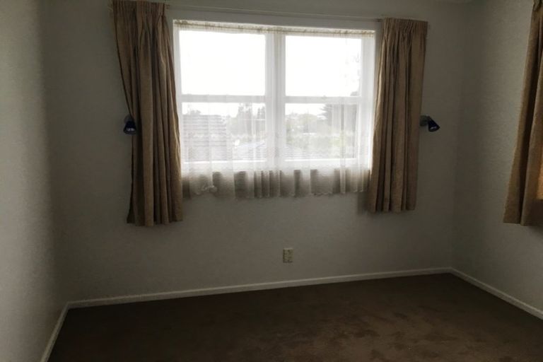 Photo of property in 23 Sheridan Drive, New Lynn, Auckland, 0600