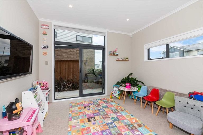 Photo of property in 21 Mapou Road, Hobsonville, Auckland, 0616