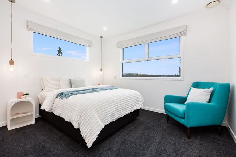 Photo of property in 32 Pacific View, Whitby, Porirua, 5024