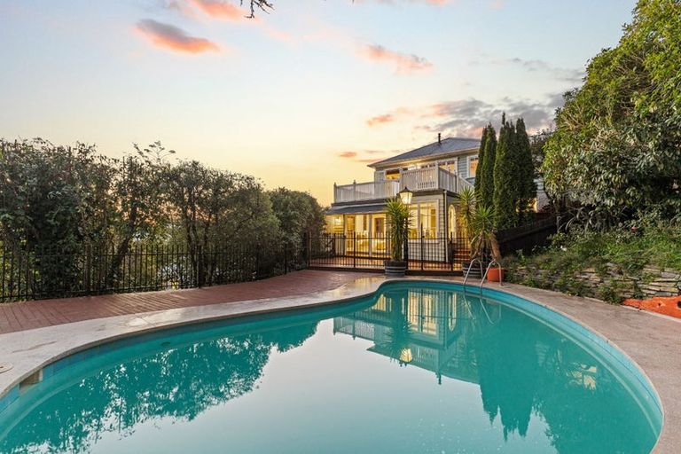 Photo of property in 77 Valley Road, Cashmere, Christchurch, 8022