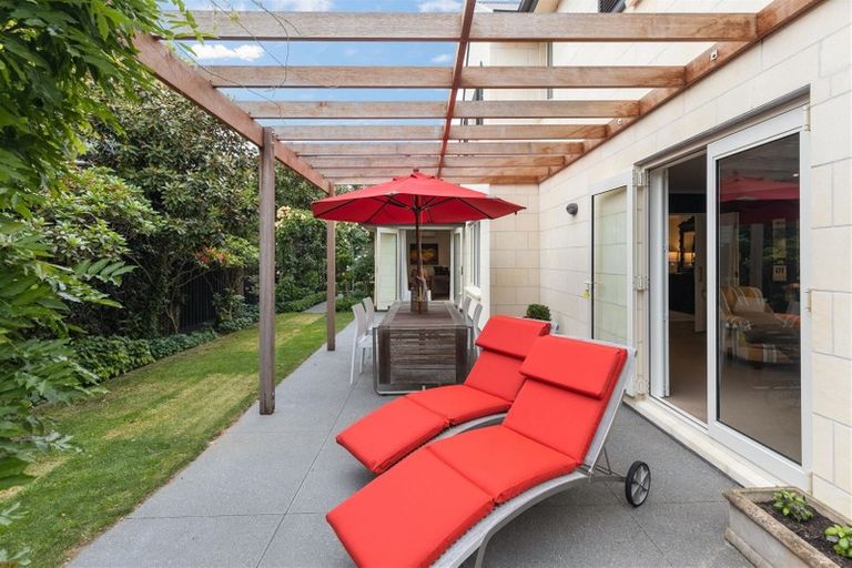 Photo of property in 58a Fendalton Road, Fendalton, Christchurch, 8014