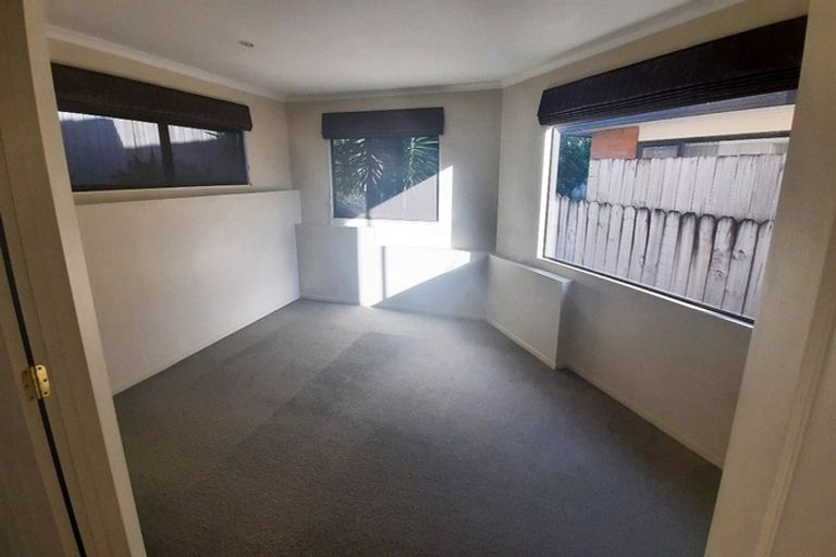Photo of property in 4 Meridian Court, Oteha, Auckland, 0632